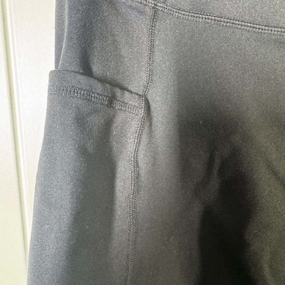 Women’s Yoga Shorts Tummy Control with Pockets for Women - Picture 5 of 8